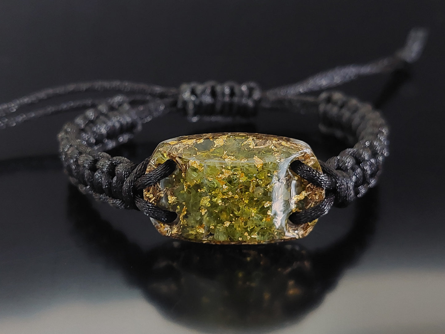 Pulsera de orgonita y peridoto, oro de 24k, latón