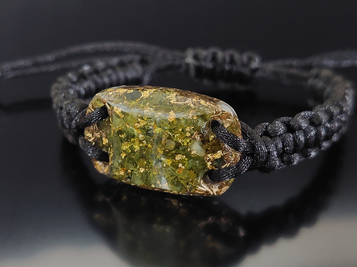 Pulsera de orgonita y peridoto, oro de 24k, latón