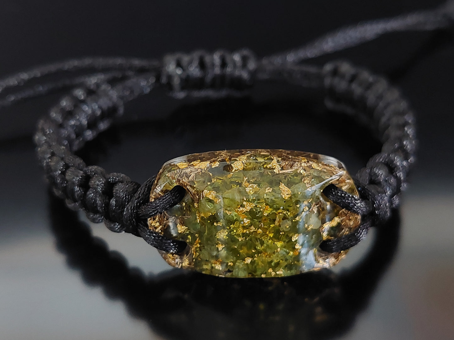 Pulsera de orgonita y peridoto, oro de 24k, latón