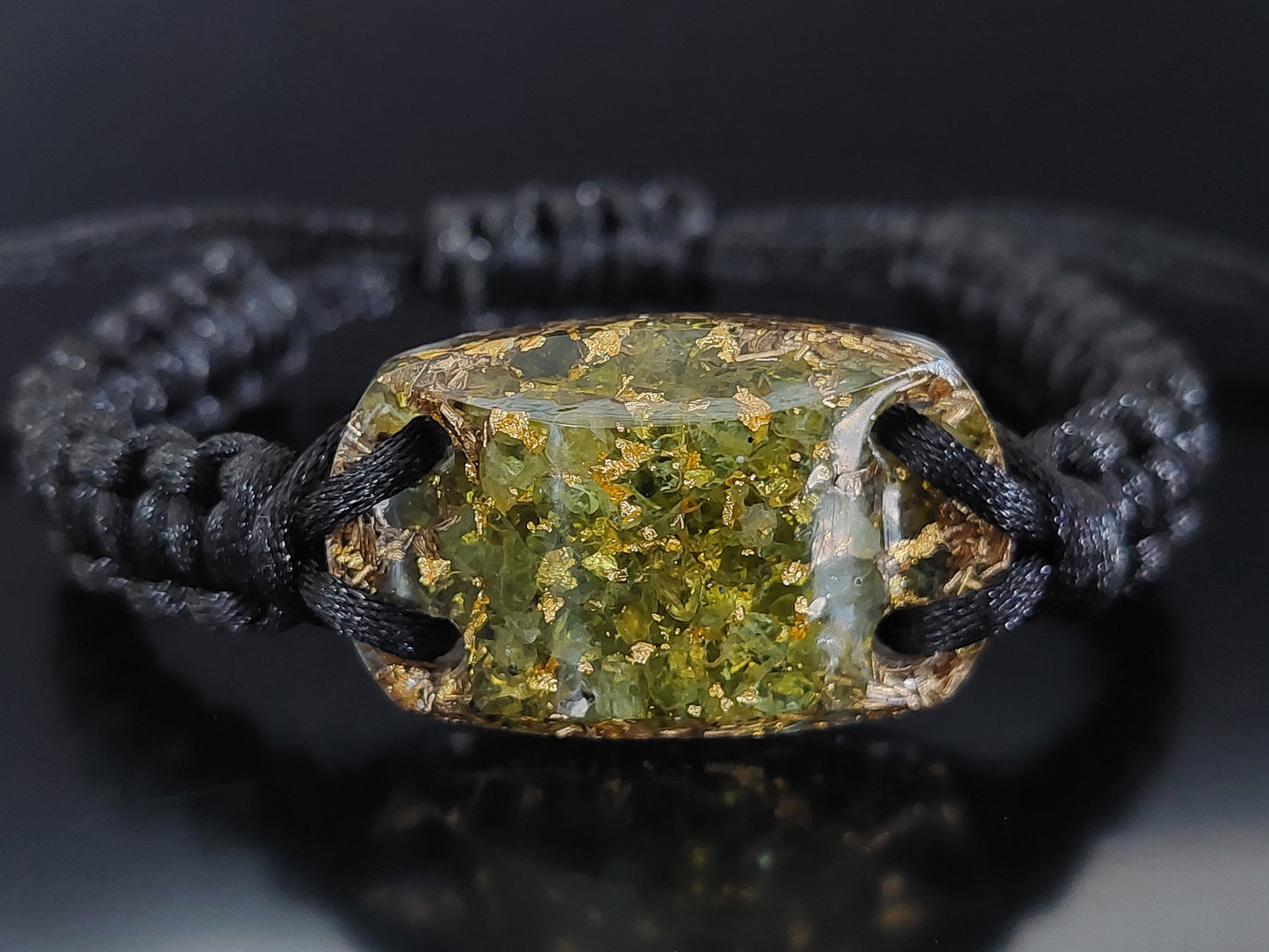 Pulsera de orgonita y peridoto, oro de 24k, latón