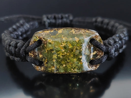 Pulsera de orgonita y peridoto, oro de 24k, latón
