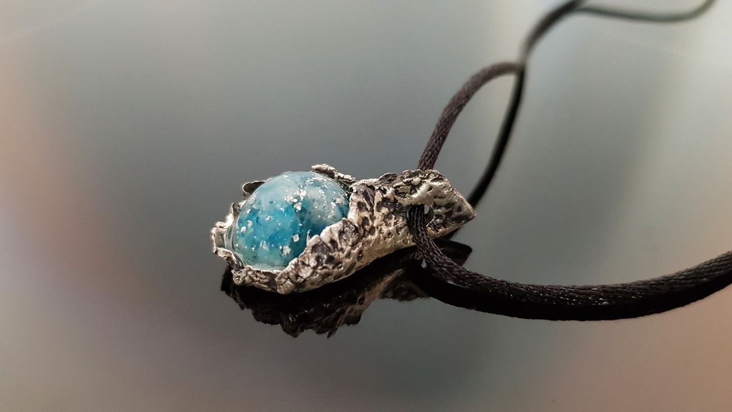 Colgante de orgonita, dije, collar, Apatita azul con plata, brilla en la oscuridad. poderoso amuleto