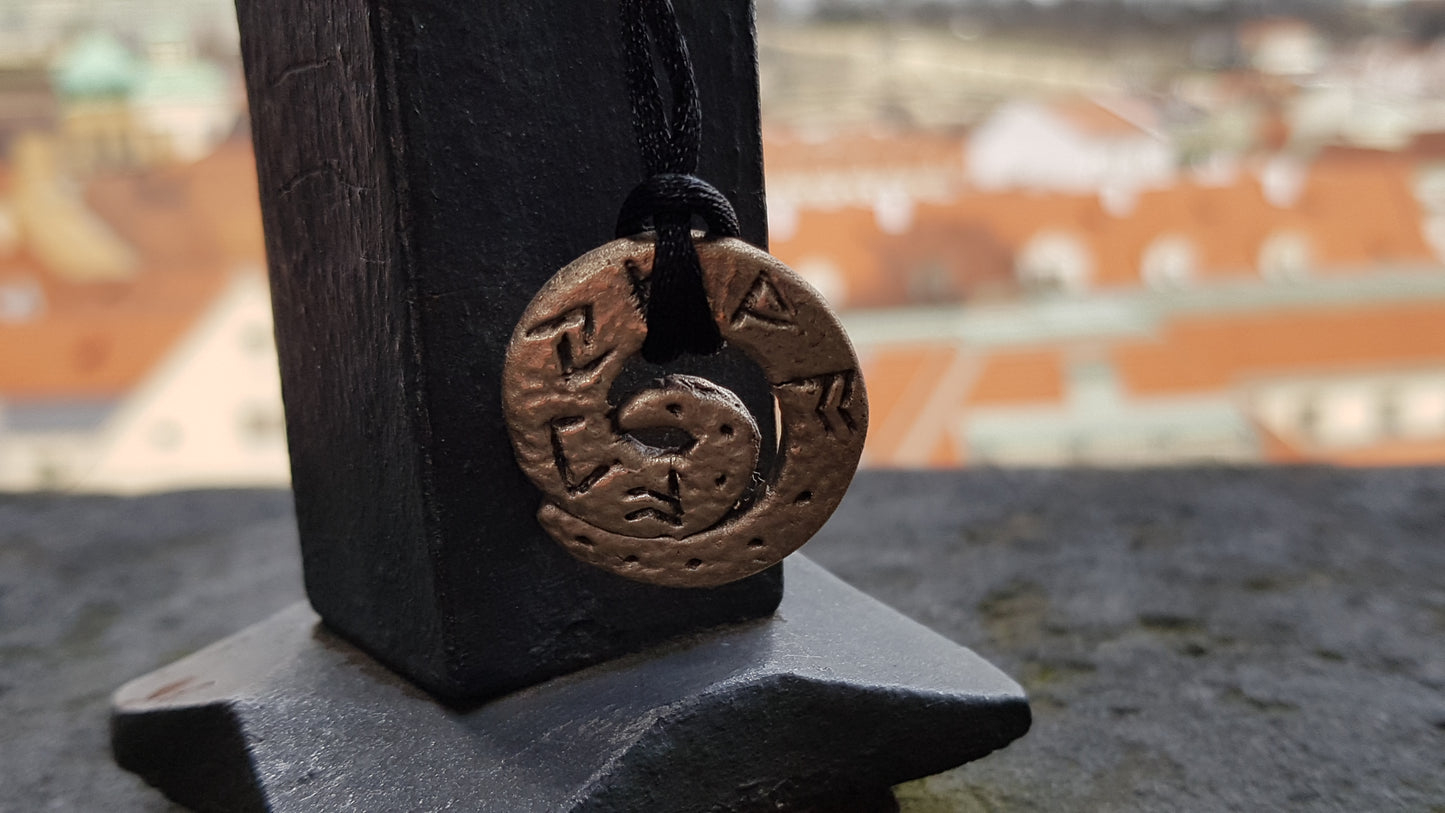 Amuleto/dije de dinero con fórmula de runas celtas. Colgante vikingo de bronce. Amuleto real. Especialmente programado.