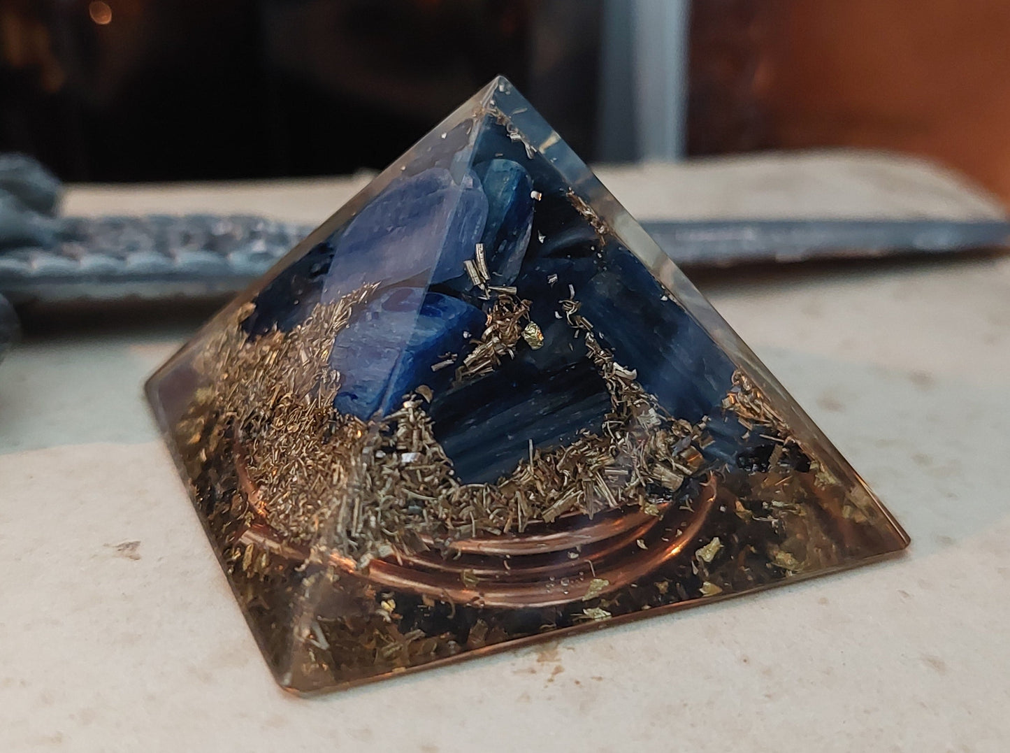 Kyanite Orgone orgonite Pyramid - small orgonite pyramid, programmed for your wishes