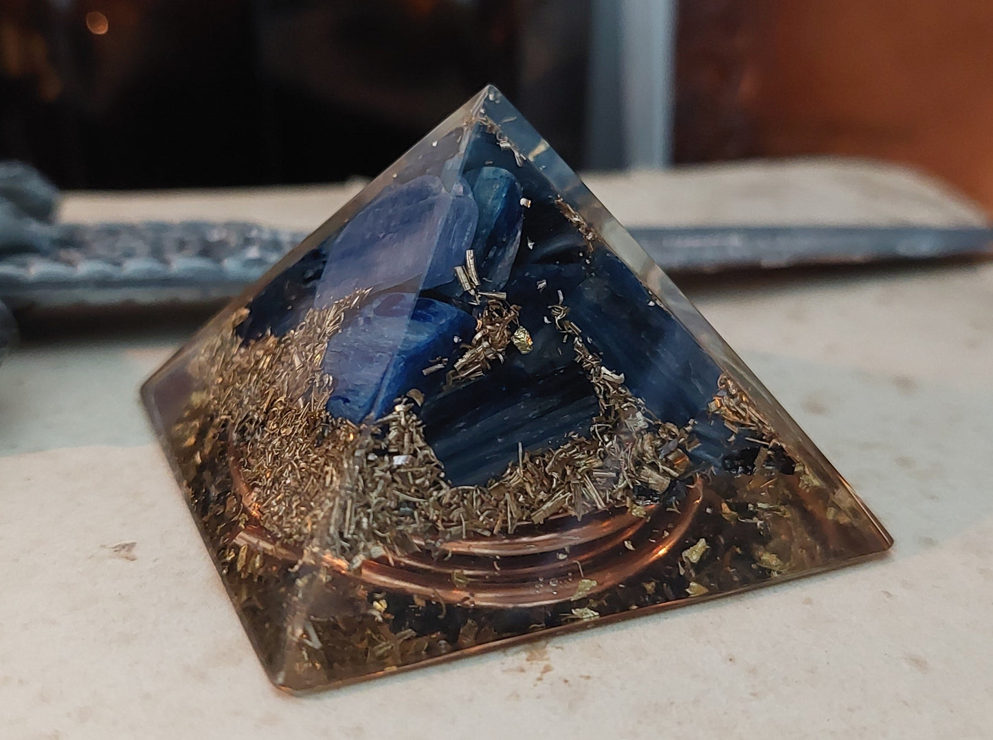 Kyanite Orgone orgonite Pyramid - small orgonite pyramid, programmed for your wishes