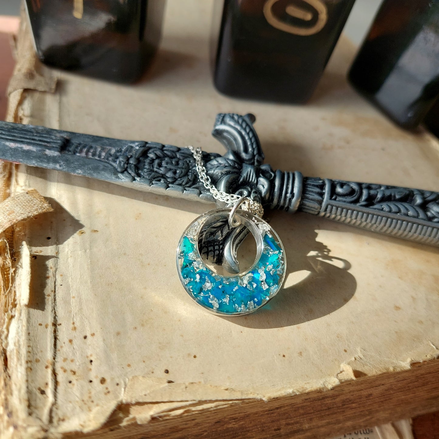 Colgante de orgonita orgonita - collar con ópalo azul y plata, amuleto poderoso, altas vibraciones