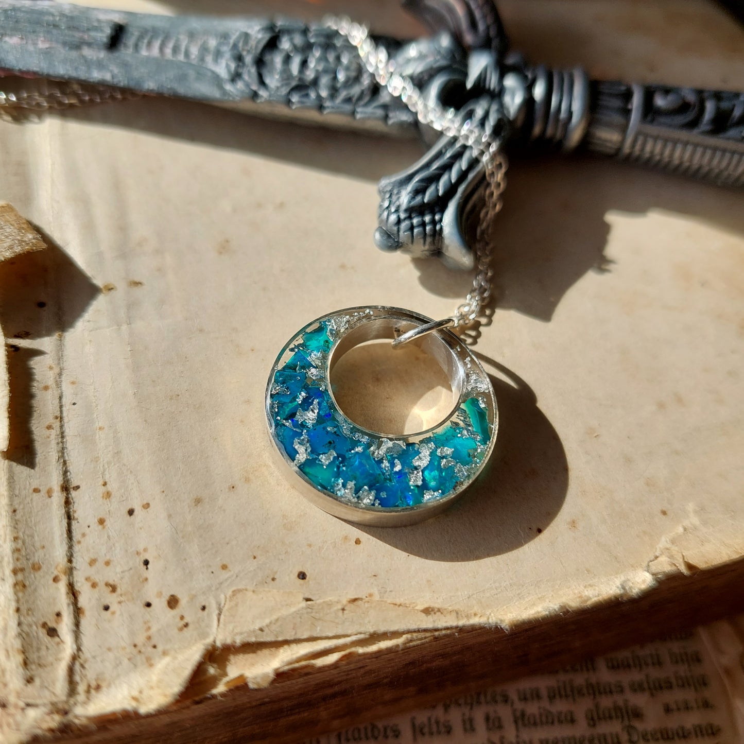 Colgante de orgonita orgonita - collar con ópalo azul y plata, amuleto poderoso, altas vibraciones