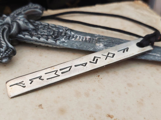 Colgante de amuleto de dinero real y riqueza con fórmula de runas celtas, programado, activado