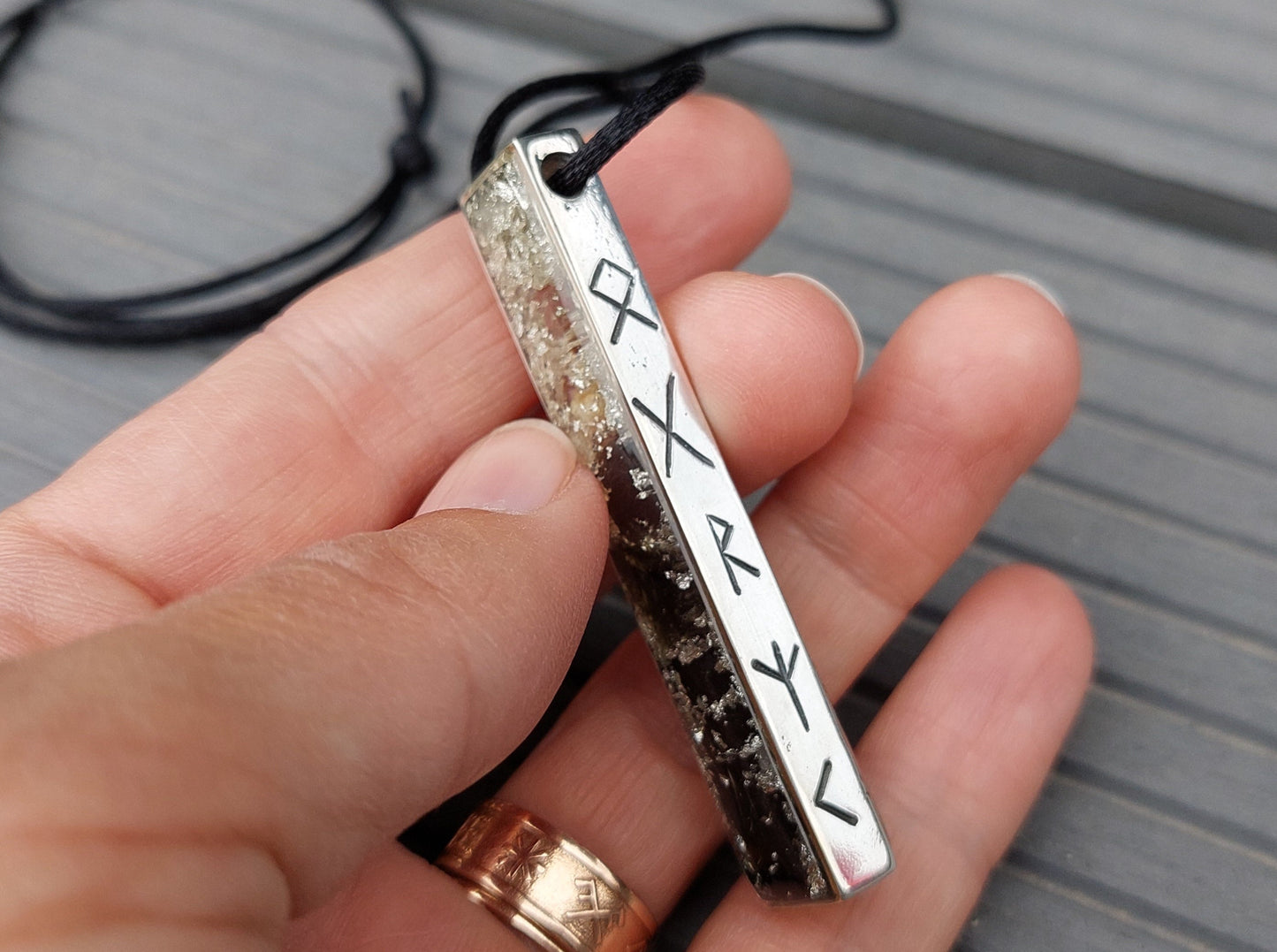 El collar de amuleto colgante de orgonita más poderoso, crecimiento espiritual, protección - Moldavita, Nuummita, Saffordita, Herkimer, runas