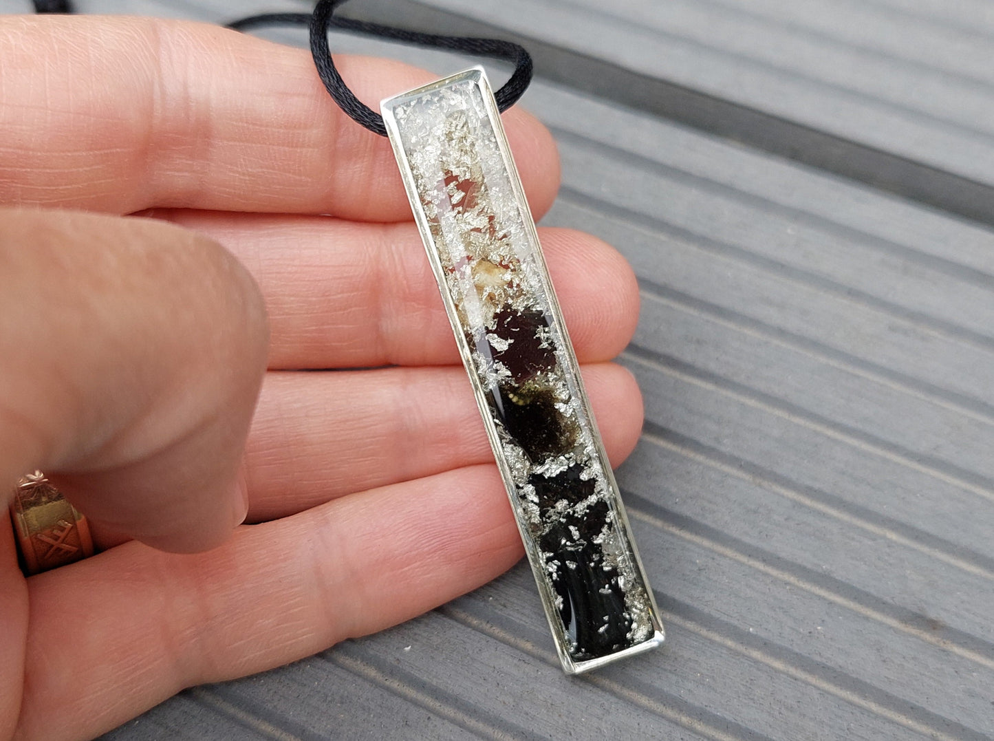 El collar de amuleto colgante de orgonita más poderoso, crecimiento espiritual, protección - Moldavita, Nuummita, Saffordita, Herkimer, runas