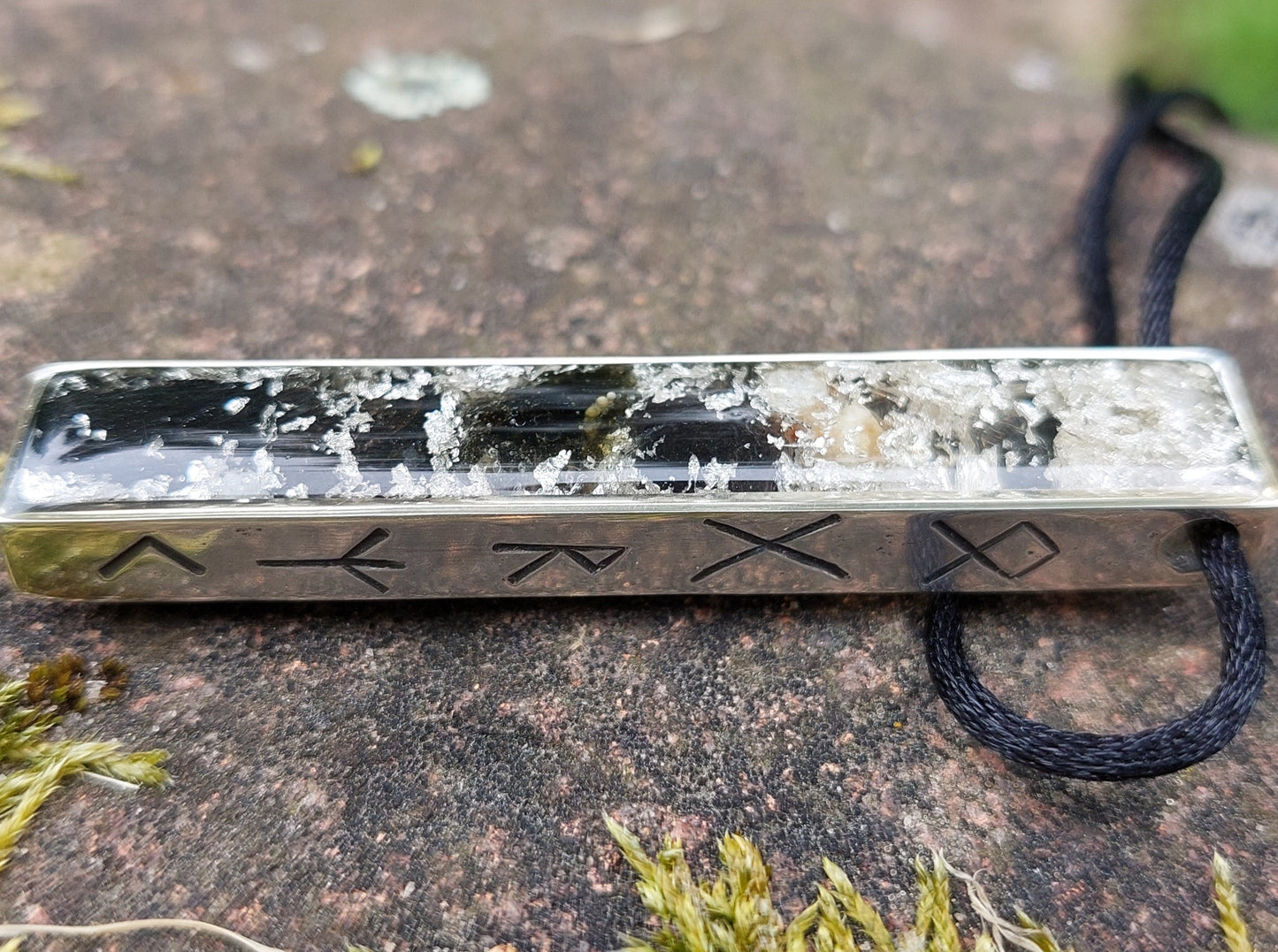 El collar de amuleto colgante de orgonita más poderoso, crecimiento espiritual, protección - Moldavita, Nuummita, Saffordita, Herkimer, runas