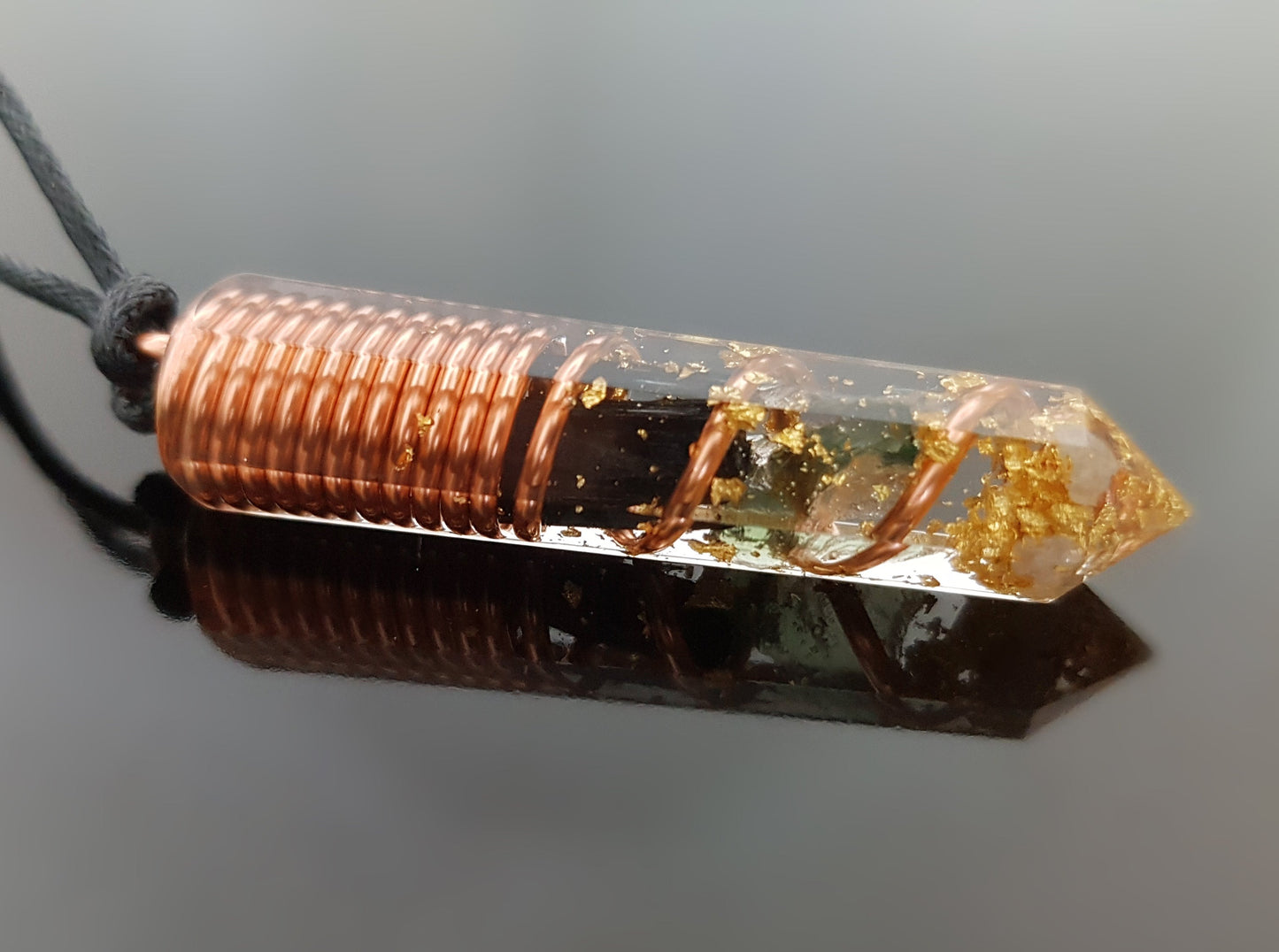 Moldavit-Orgonit-Anhänger mit kraftvollster Kombination - Schwarzer Turmalin, Diamanten, Herkimer