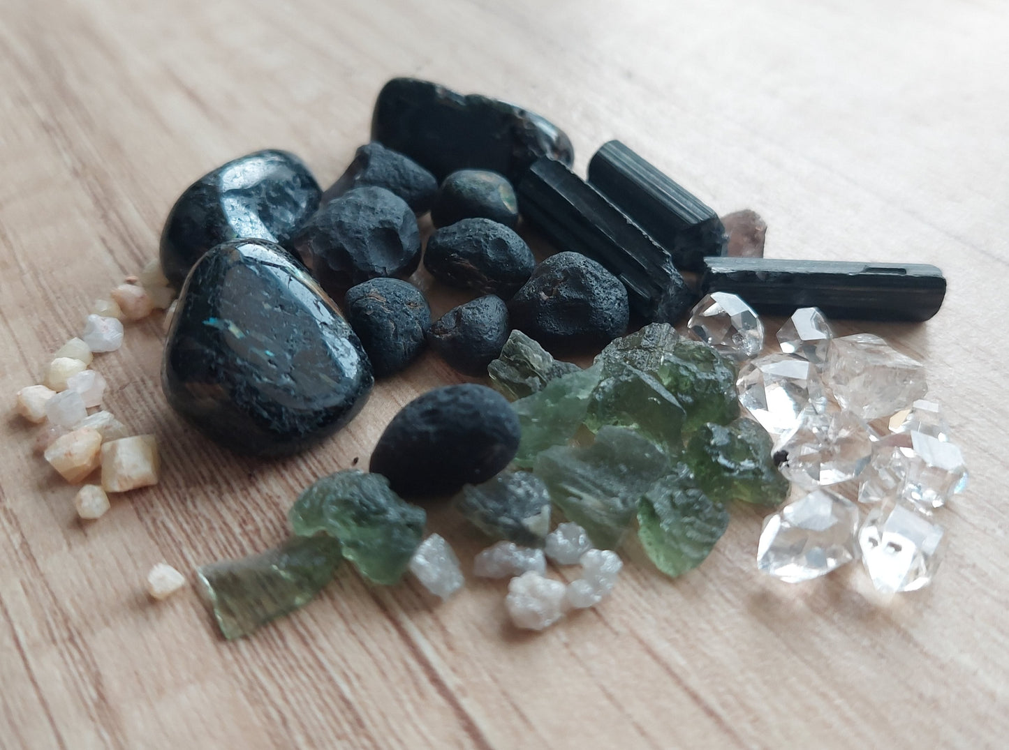 El collar de amuleto colgante de orgonita más poderoso, crecimiento espiritual, protección - Moldavita, Nuummita, Saffordita, Herkimer, runas