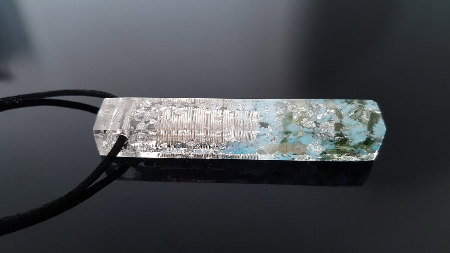 Colgante de orgonita con la combinación de cristales más poderosa, Moldavita, Herkimer, Diamantes, Rodosita, punta de cuarzo, plata