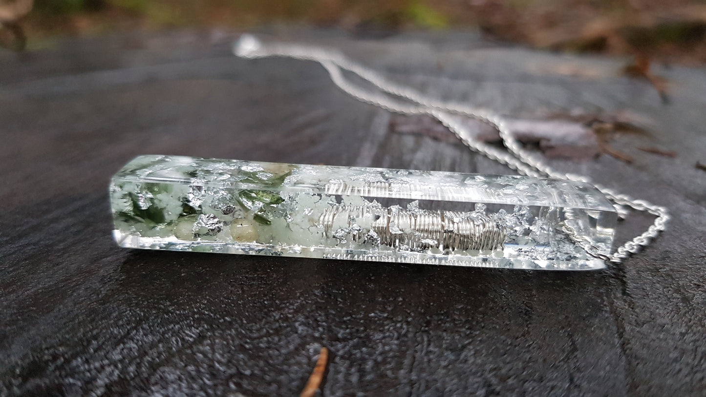 Colgante de orgonita con la combinación de cristales más poderosa, Moldavita, Herkimer, Diamantes, Rodosita, punta de cuarzo, plata