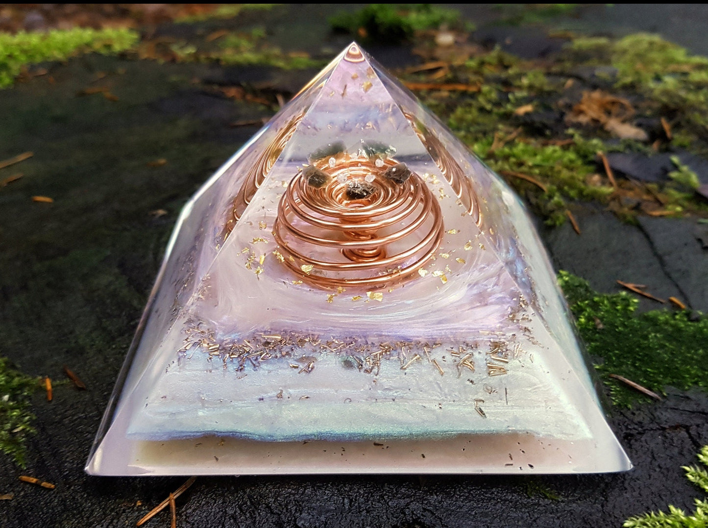 Orgonite Orgone Pyramid - the most powerful combination of crystals and metals, gold, diamonds, moldavite, herkimer