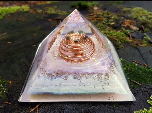 Orgonite Orgone Pyramid - the most powerful combination of crystals and metals, gold, diamonds, moldavite, herkimer