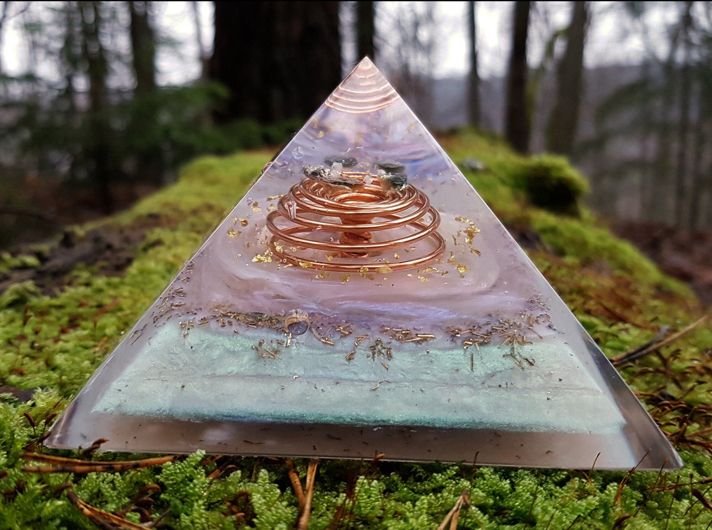 Orgonite Orgone Pyramid - the most powerful combination of crystals and metals, gold, diamonds, moldavite, herkimer