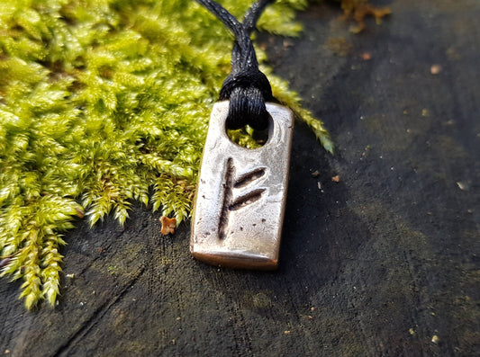 Amuleto / encanto de dinero con runas celtas. Colgante de Fehu Rune, Amuleto de Rune de Bronce Viking