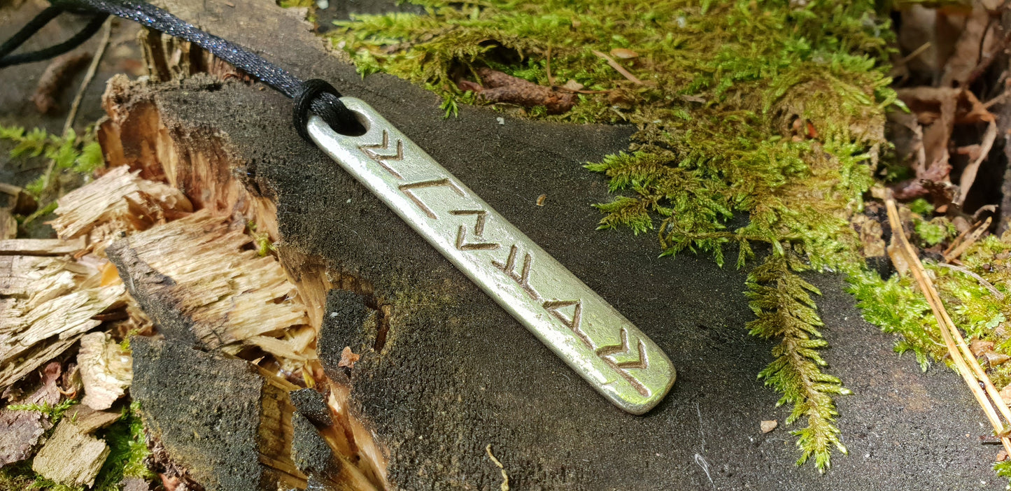 Powerful Rune Money amulet pendant with celtic runes formula. Silver Viking wealth tcharm.