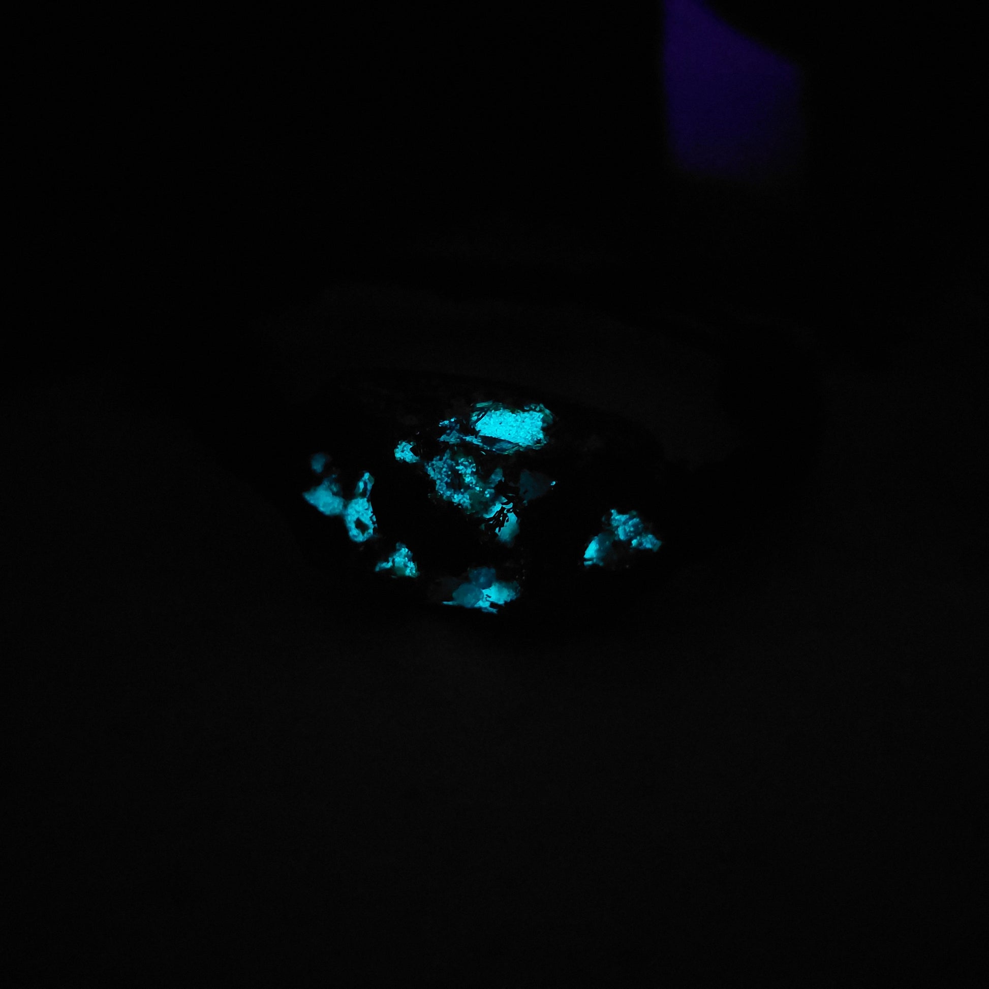 Orgonite bracelet with most powerful combination! Diamonds, Herkimer, Moldavite, Nuummite, Saffordite, Black Tourmaline. Glow in the dark!