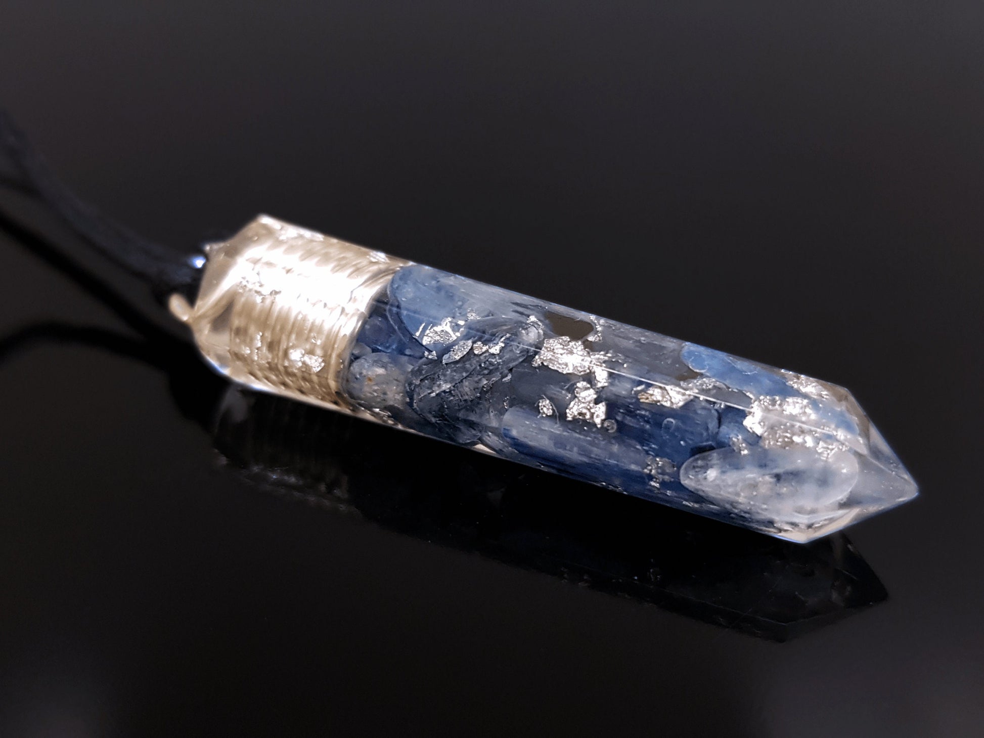 Orgonite pendant, orgone necklace - Blue kyanite, 925 silver - Reiki infused and programmed talisman, enchanted amulet