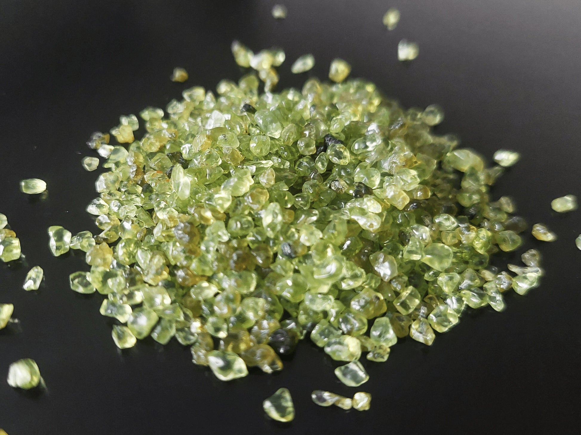 Orgone Orgonite Pyramid Peridot - Money, Wealth, Love, Manifestation, Meditation, heart chakra healing