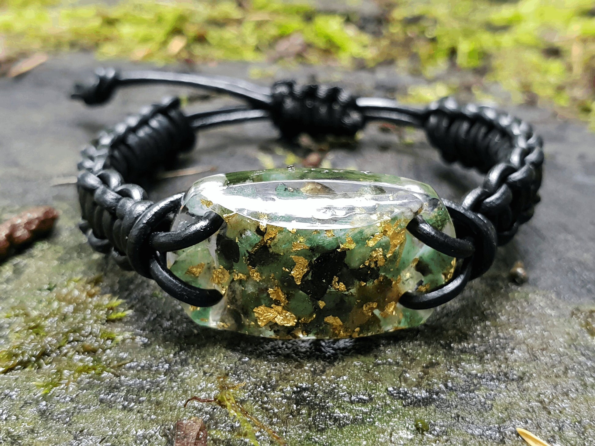 Orgonite orgone bracelet, Natural Emerald, 24k gold, Reiki amulet, chakra healing, magic amulet, charm, talisman