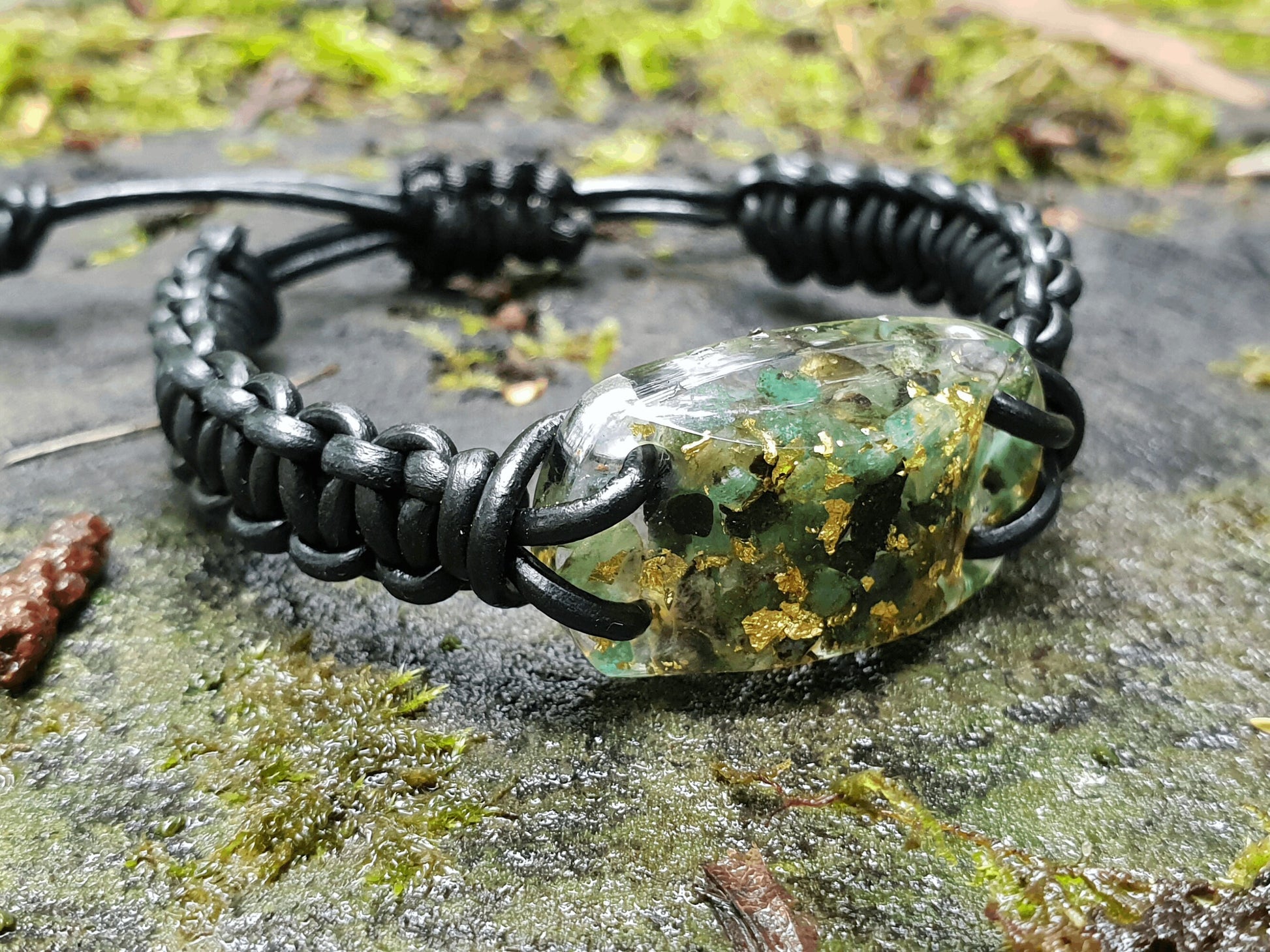 Orgonite orgone bracelet, Natural Emerald, 24k gold, Reiki amulet, chakra healing, magic amulet, charm, talisman