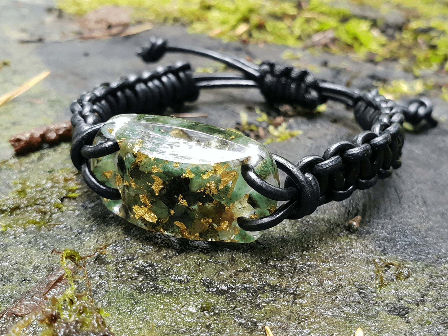 Orgonite orgone bracelet, Natural Emerald, 24k gold, Reiki amulet, chakra healing, magic amulet, charm, talisman
