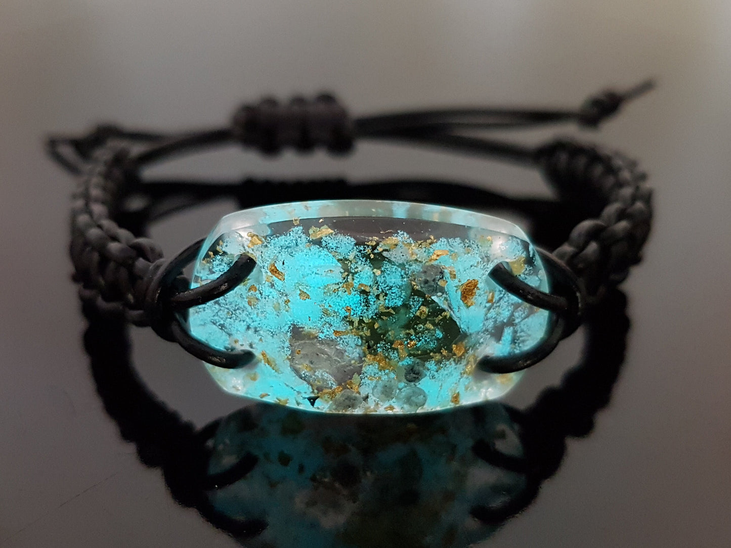 Moldavite Orgone orgonite bracelet. Powerful, high vibrations crystals. Glow in the dark. Magic amulet talisman