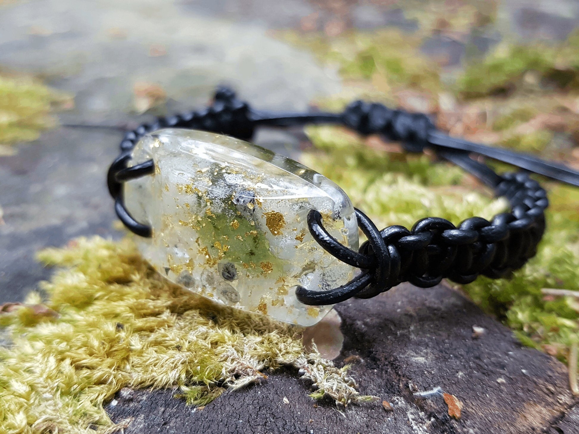 Moldavite Orgone orgonite bracelet. Powerful, high vibrations crystals. Glow in the dark. Magic amulet talisman