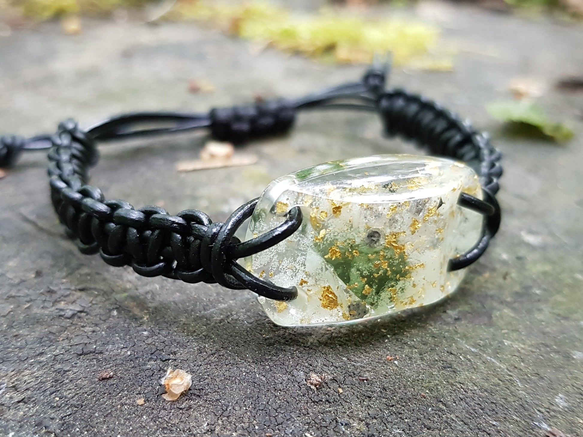 Moldavite Orgone orgonite bracelet. Powerful, high vibrations crystals. Glow in the dark. Magic amulet talisman