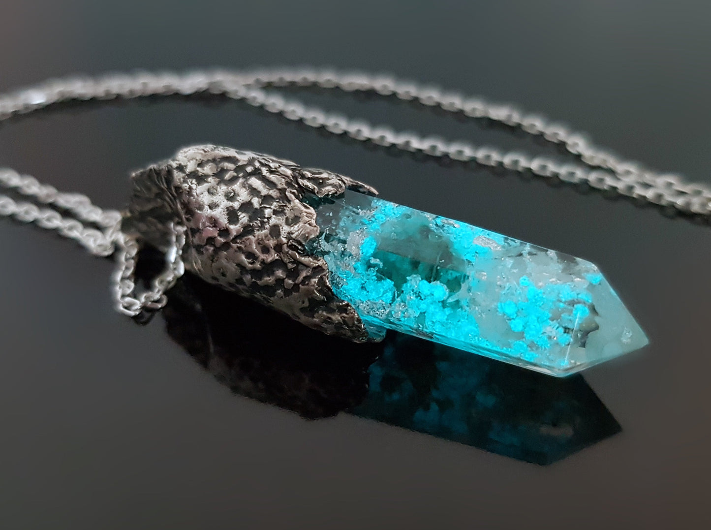 Orgonite pendant, charm, amulet, 5 high vibration crystals, Diamonds, Herkimer, Pakimer, Danburite, Moldavite