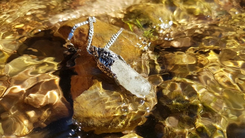 Orgone orgonite pendant, high vibration crystals, 5 Diamonds, Herkimer, Danburite,, glow dark