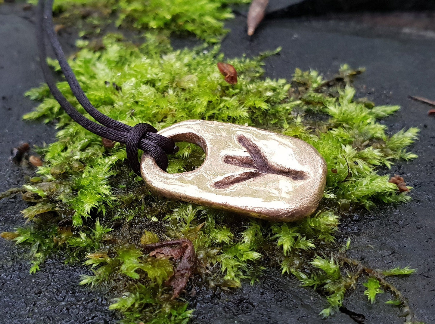 Protective Algiz rune amulet. Viking rune bronze pendant. Real amulet.