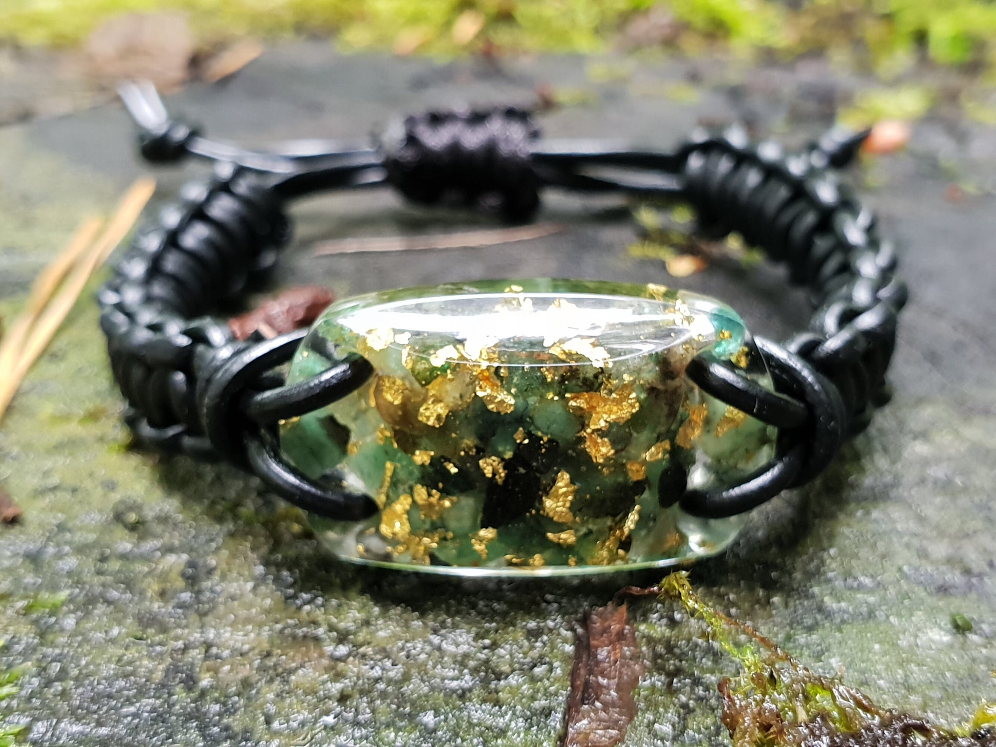 Orgonite orgone bracelet, Natural Emerald, 24k gold, Reiki amulet, chakra healing, magic amulet, charm, talisman